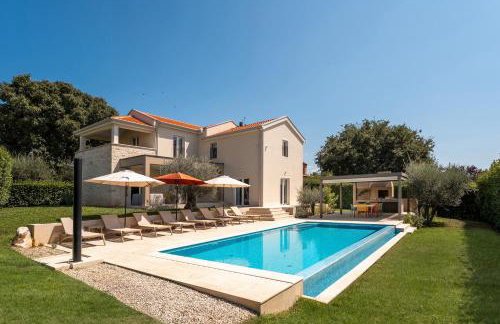 Villa MaK a family Oasis with heated Pool & Nature Views - Foto 1