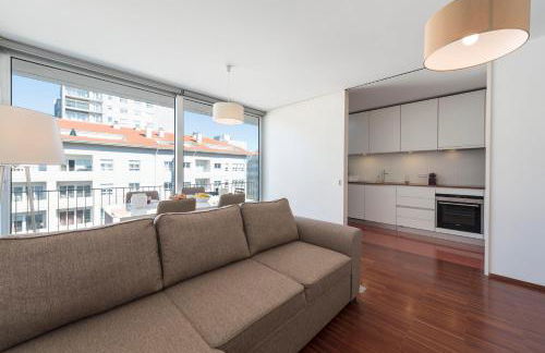 LovelyStay - Casas Brancas - Modern Apartment with Balcony & free private parking - Foto 13