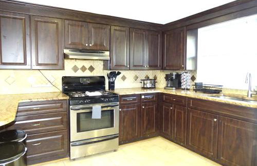 Comfortable Renovated 3 Bed Apartment - Foto 4