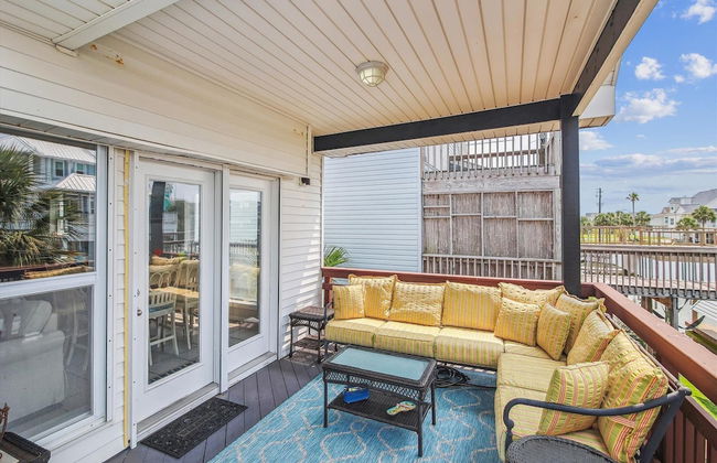 On Pool Time - Foto 27