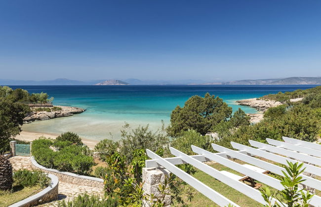 Electra Beachfront Villa - Photo 37