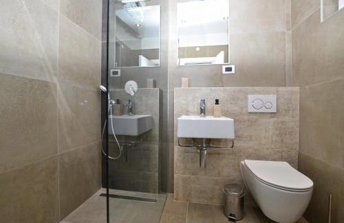 Black & White Studios - Photo 5