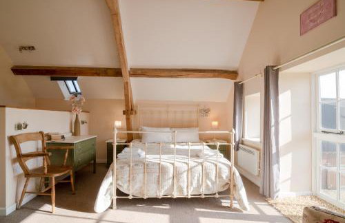 Pheasant Cottage Stunning peaceful home parking - Pass the Keys - Photo 3