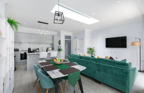 5 Bedroom, 3 Bathroom Modern House with Garden near Hampstead Heath Sleeps 10 - Foto 7