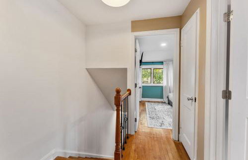 Patio Paradise Stylish 3BR Home with Gaming Room - Photo 41