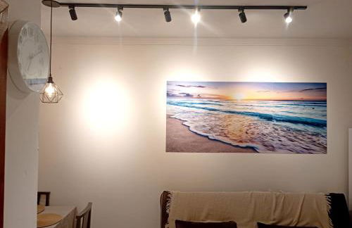 Lindo apartamento! 2 quartos com suíte, 2 ar condicionado, churrasqueira, garagem - Foto 2