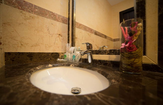 Raoum Inn Hotel Apartments- Buraydah - Photo 20