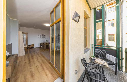 LeHaStays - Apartment Buckau 15 I 2 Zimmer I voll ausgestattete Küche I Balkon I Smart TV - Photo 12