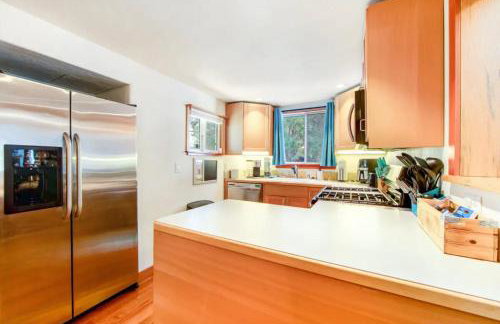 Calm Cozy 3BR cabin wAC, WiFi, Parking, BBQ - Foto 2