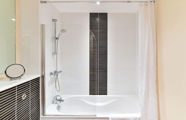 Meridian Quay Apartments - Photo 29