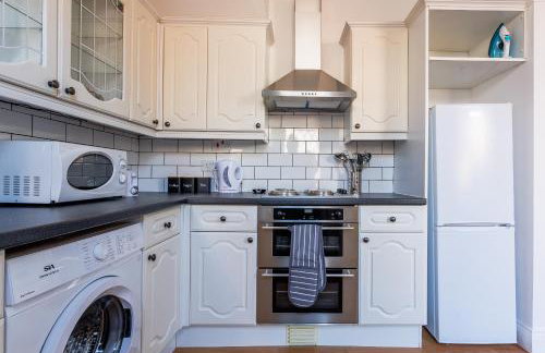 Modern 3-Bed House Parking & Family & Friends - Foto 24