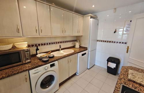 Spectacular 3 bedrooms Sea Views apartment - Photo 50