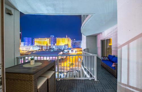 2100 SqFt Penthouse Suite W/ Strip Views! POOL GYM - Foto 1