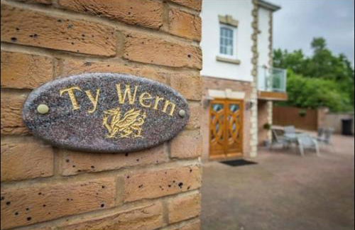 Guest home 10 Bed bunkhouse - Photo 7