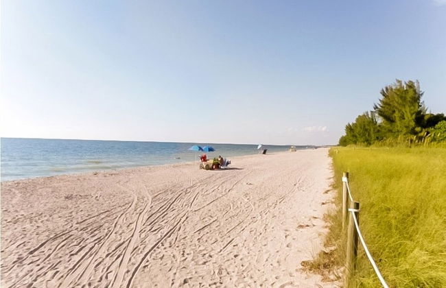 Lollipop 3 Bedroom Home by RedAwning - Photo 25