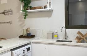 Novíssimo! Charmoso e a 3 minutos a pé da praia - Foto 11