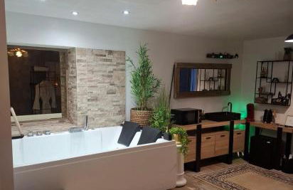 Suite deluxe avec jacuzzi et jardin à 2 min de la plage - Foto 26