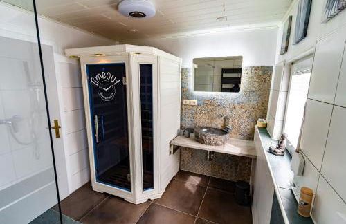 Timeout Namaste - Photo 6