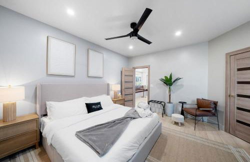 New Luxe Riverfront Home, Launch & Dock, Gamerooms - Foto 11