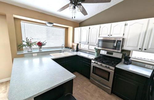 Cute Spacious Home - Photo 21