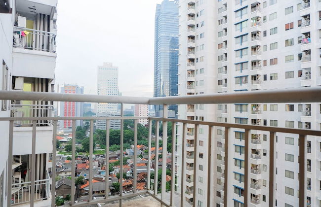 Homey & Vintage 2BR @ Sudirman Park Apartment - Photo 28