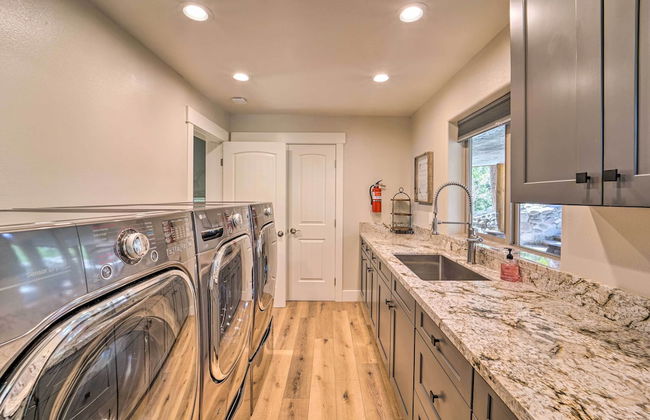 Hot Tub, Pool Table Luxe Reno Chalet with Mtn View! - Foto 13