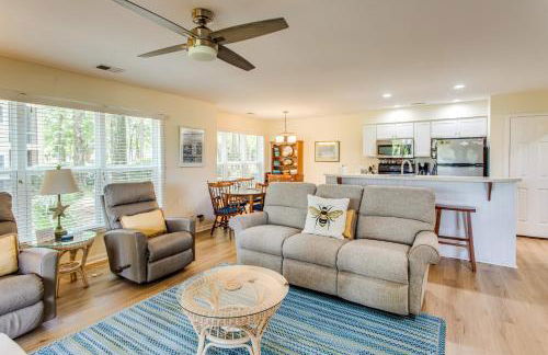 Condo with Golf Course Views Less Than 1 Mi to Sunset Beach! - Foto 13