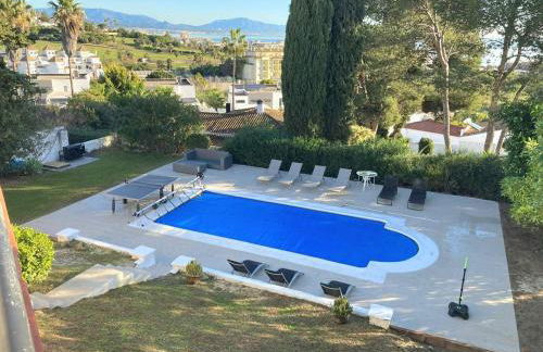 5 Bedroom Villa with HEATED Pool with breath-taking Sea Views, Walking distances to Shops Restaurants Beach - Photo 4