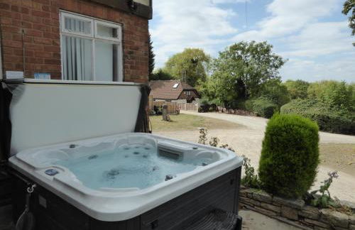 Arden Hill Farmhouse - Hot Tub, Snooker Table, Sleeps 16 - Foto 9