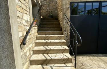 Location chaleureuse à Orgnac-l'Aven avec piscine partagée - Foto 49