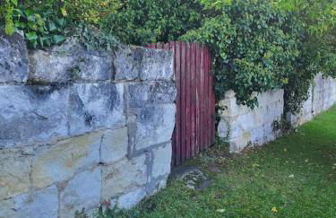 La Maison du Donjon - Gites de 8 personnes, parking privé avec jardin terrasse - Foto 32