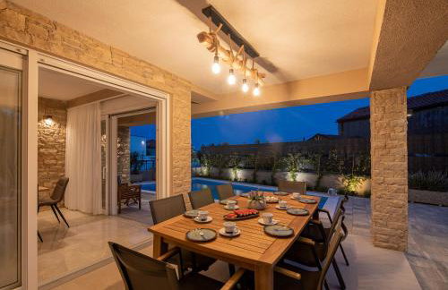 Villa with nice pool, luxuriously furnished, quiet area - by TRAVELER tourist agency Krk ID2389 - Foto 47