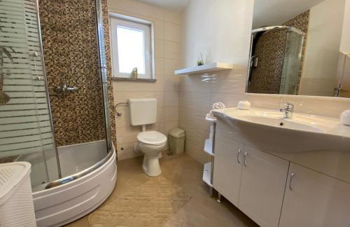 Ana Marija - Foto 42