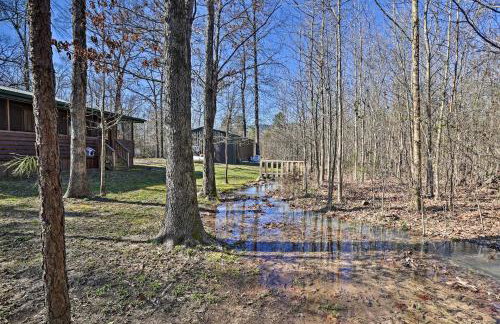 Serene Cabins with Decks and 8 Acres on Kiamichi River - Foto 38