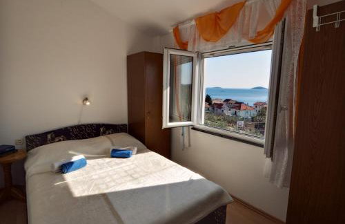 Apartments by the sea Prvic Luka, Prvic - 12064 - Photo 12