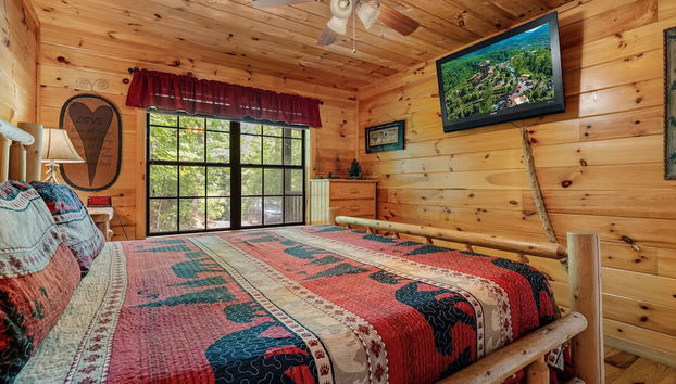 Caught Ya Peek'n 1 Bedroom Cabin by RedAwning - Foto 3, Habitación