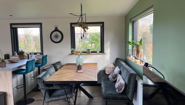 Beautiful Bungalow With Spacious Garden - Foto 5, Wohnzimmer