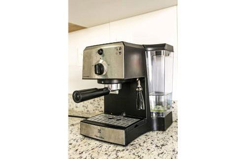 Apto 2Q e churrasq. 800m da praia de Jurerê SGA202 - Foto 15