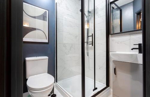 Ashton Getaway Sleeps 14 Free Parking - Foto 18