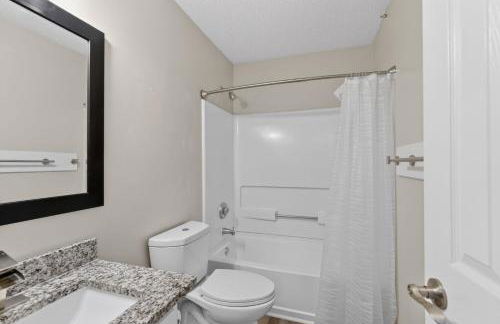 Comfy stay with patio and laundry near Atlanta - Foto 9