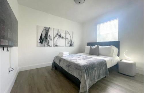 Miami International Airport 2 - Photo 7