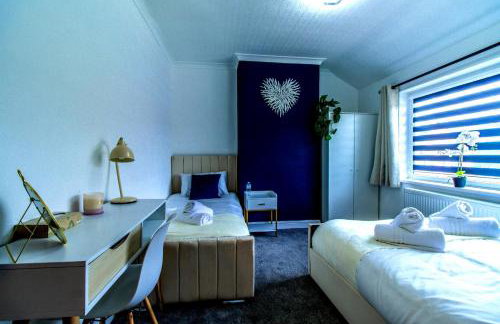 Blue Haven House Sleeps 11 Garden & Parking - Photo 11