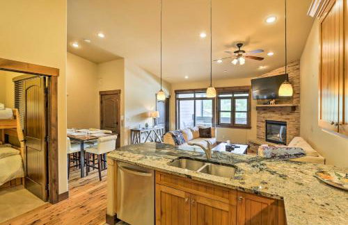 Elegant Frisco Condo with Private Hot Tub and Views! - Foto 10