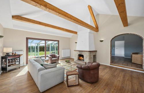 GUT KLETKAMP "Finkenhaus" - Idyllisch freistehendes Landhaus mit 3 Schlafzimmern und fantastischem Ausblick I 8 Personen I Offener Kamin I Garten I Wintergarten I Große Terrasse I Ruhig am Waldrand I Parkplätze I WLAN - Foto 6