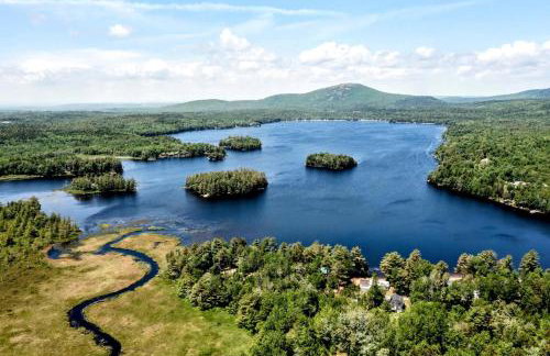 Spacious Cabin Complex with Flanders Pond Access, Ideal for Group Getaways, Located Near Sullivan, Maine - Photo 5