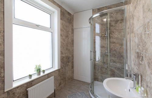 Open Mind Property - 6 Beds & Free Parking - Foto 20