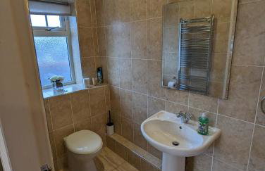 Unbeatable Llanberis Location, Detached with Parking, Snowdon Views. - Photo 34