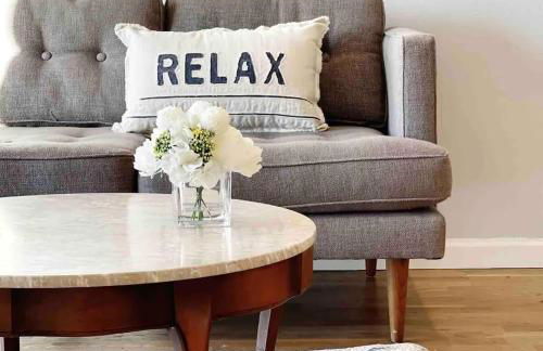 Bright & Quiet 1-Bed Condo with Balcony - Foto 11