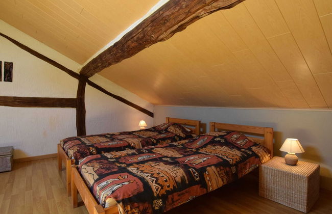 Authentic Holiday Home in Gouvy near Forest - Photo 2