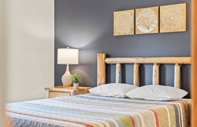 Bluejay Getaway by Avantstay Walk to Lake 7bdr, Hot Tub, Pool Table - Foto 48